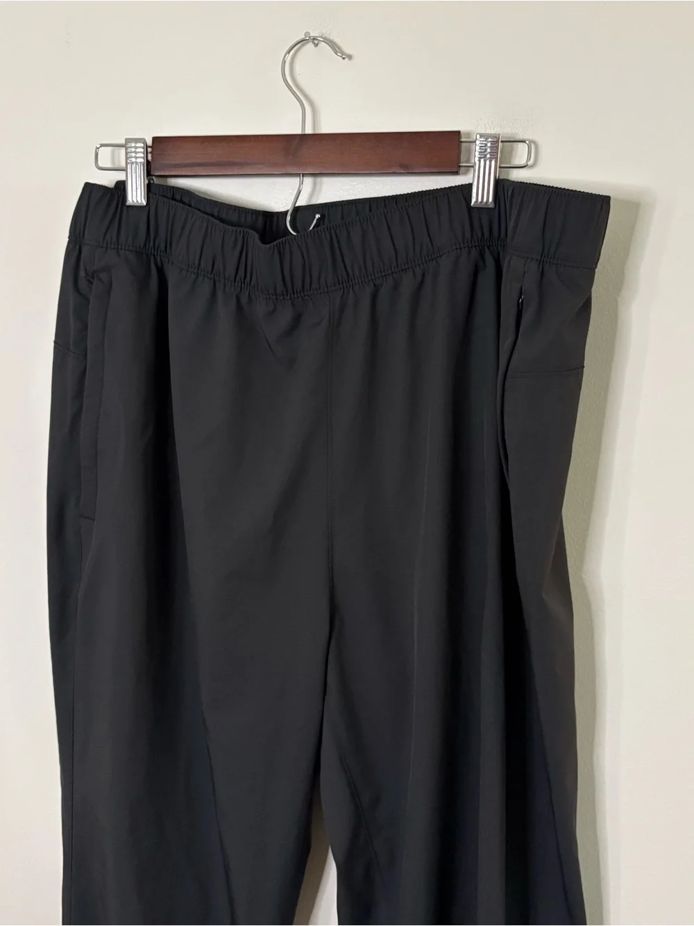 Old navy grey Men’s XL Jogger pants lightweight gym travel leisure